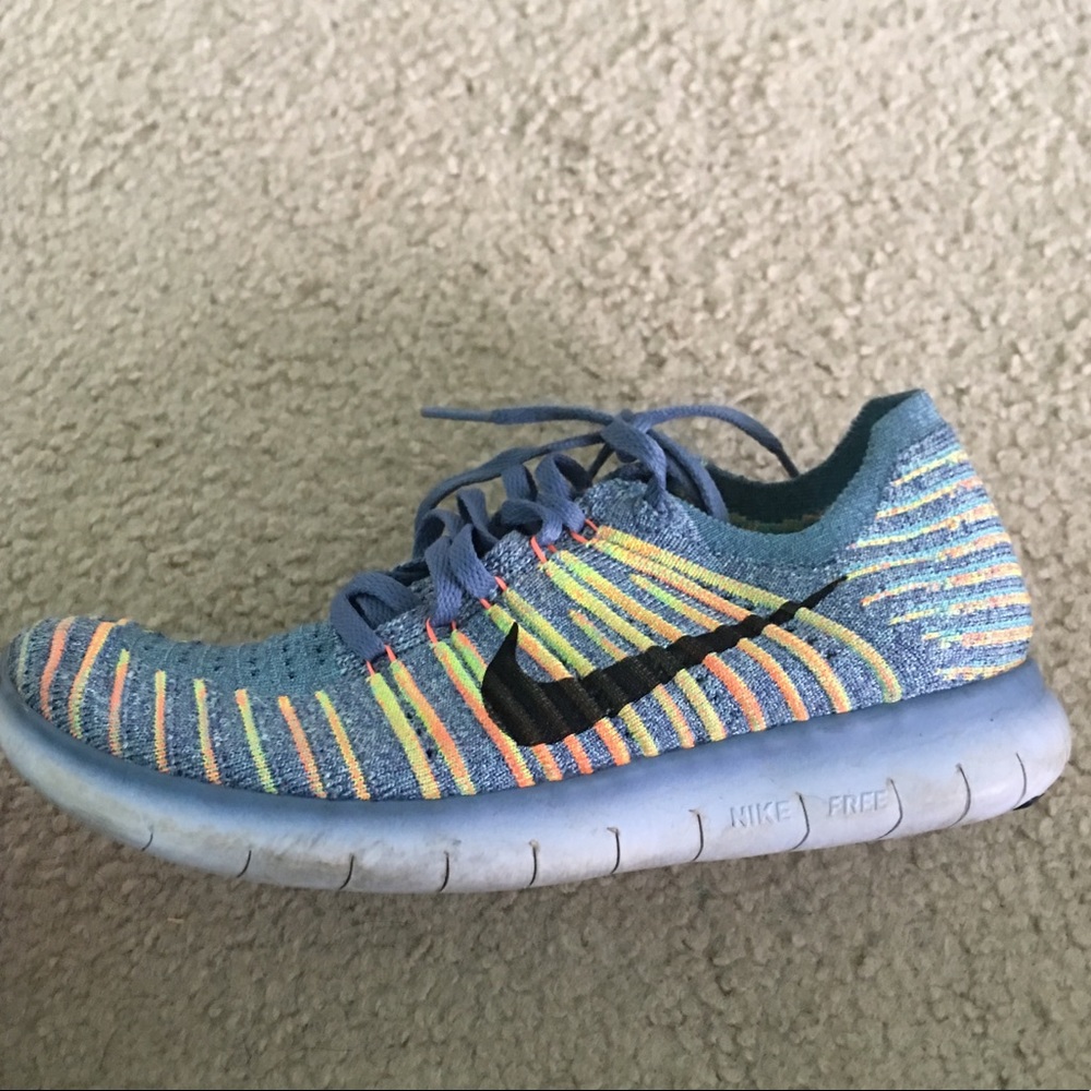 shoes - Picture 2 of 5